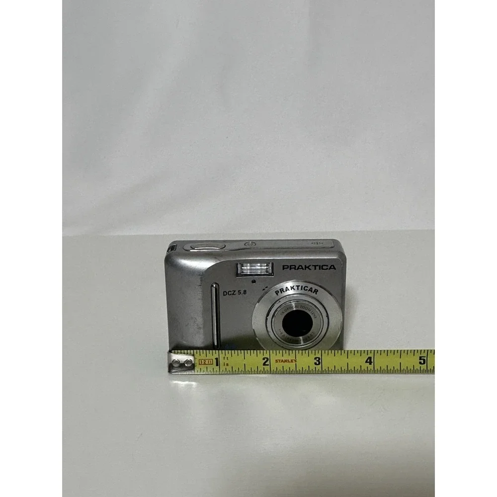 Praktica DCZ 5.8 digital camera For Parts